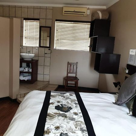 Tsessebe Guesthouse ブルームフォンテーン エクステリア 写真