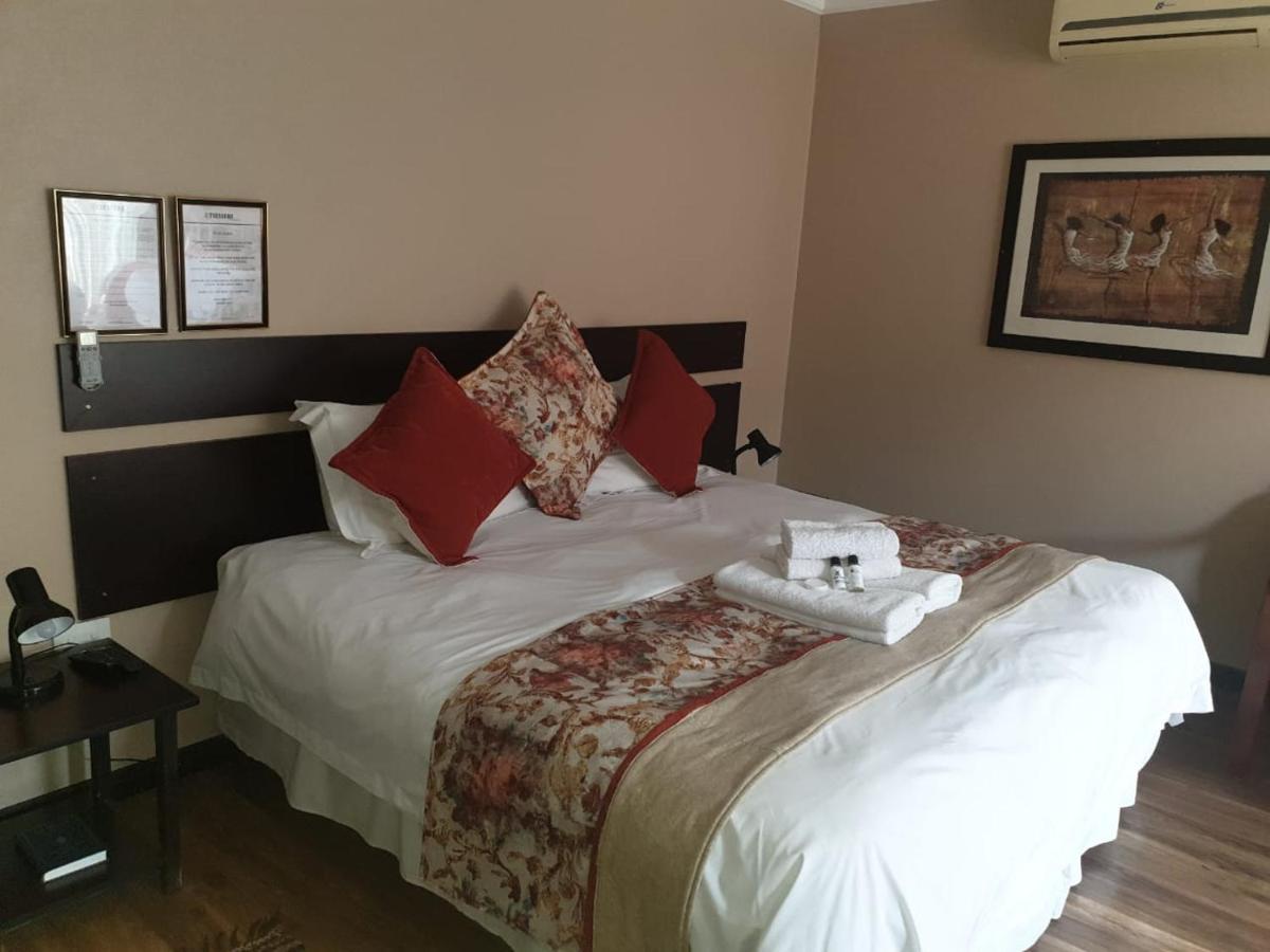 Tsessebe Guesthouse ブルームフォンテーン エクステリア 写真