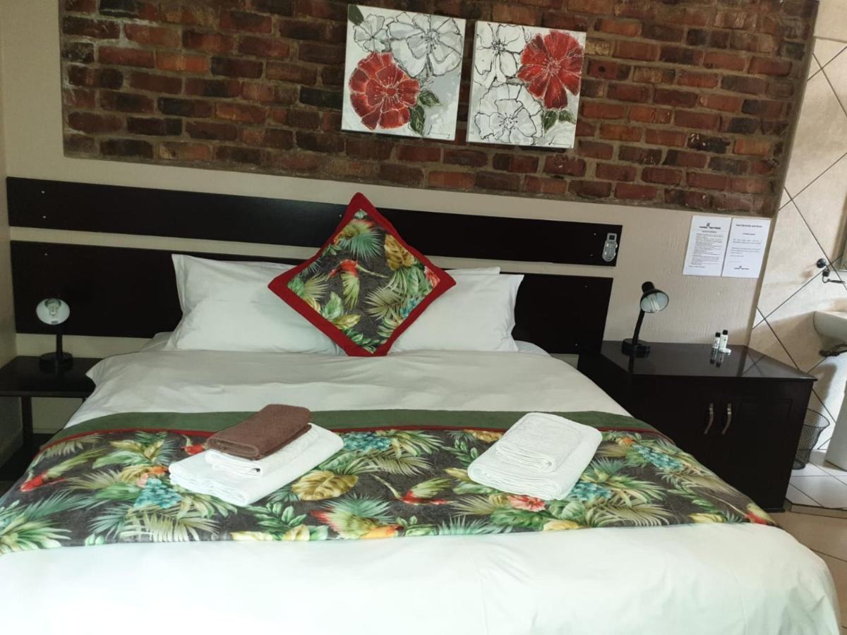 Tsessebe Guesthouse ブルームフォンテーン エクステリア 写真