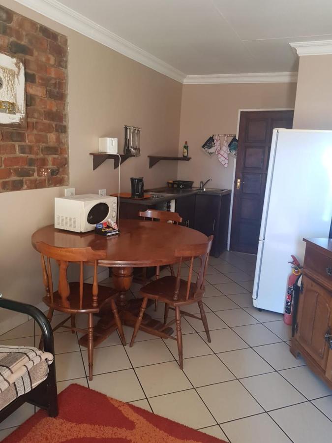 Tsessebe Guesthouse ブルームフォンテーン エクステリア 写真