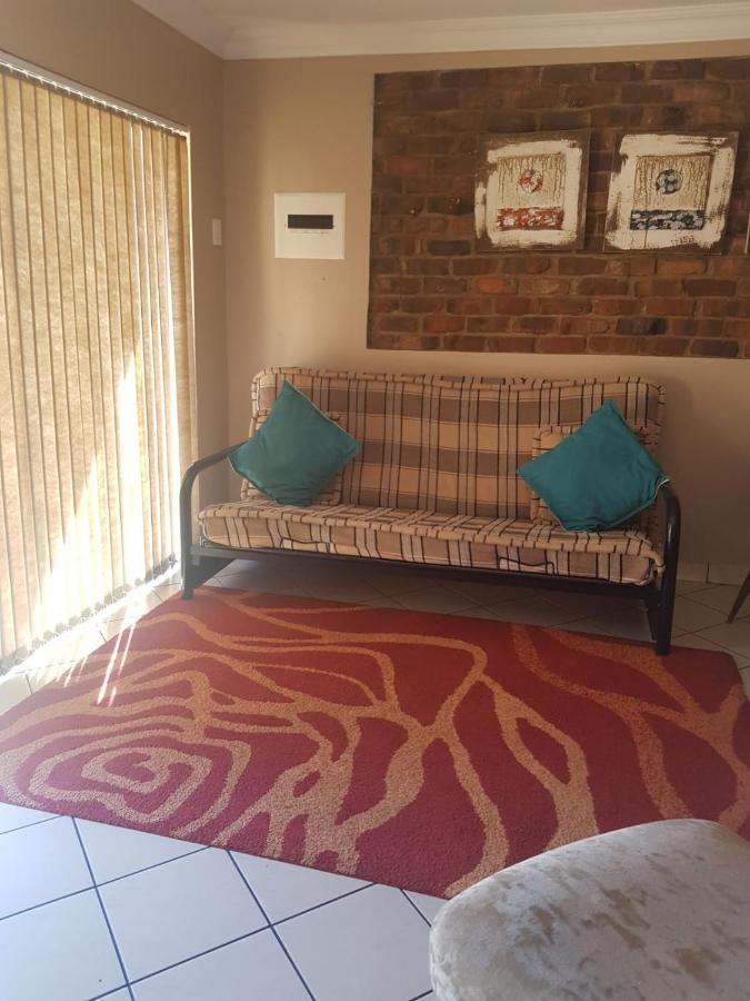 Tsessebe Guesthouse ブルームフォンテーン エクステリア 写真