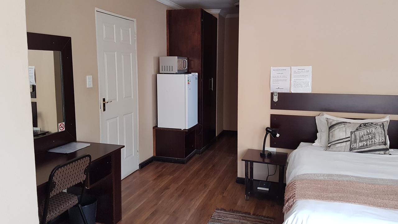 Tsessebe Guesthouse ブルームフォンテーン エクステリア 写真