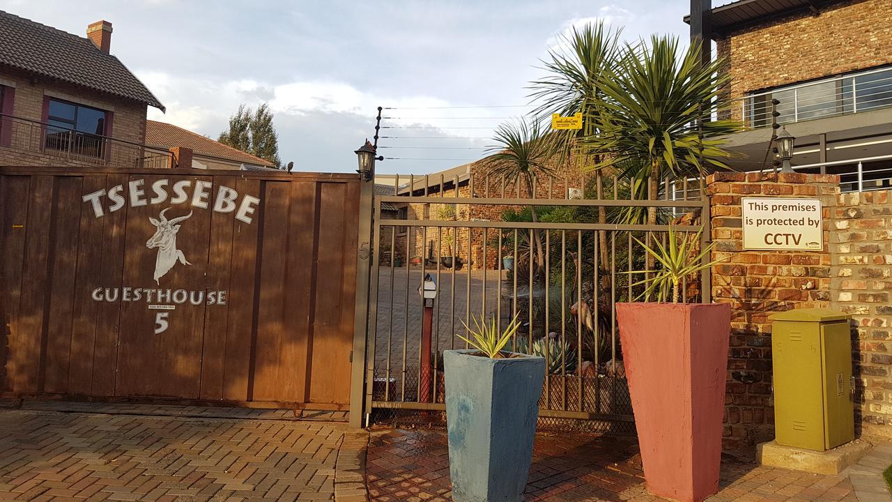 Tsessebe Guesthouse ブルームフォンテーン エクステリア 写真